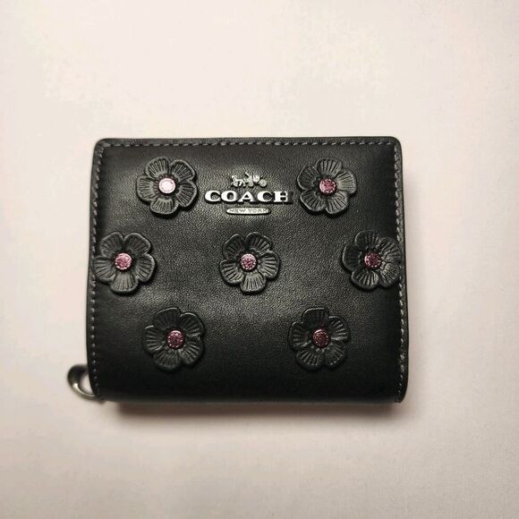 NWT Coach CAP16 Snap Wallet With Floral Applique Black - Picture 1 of 5